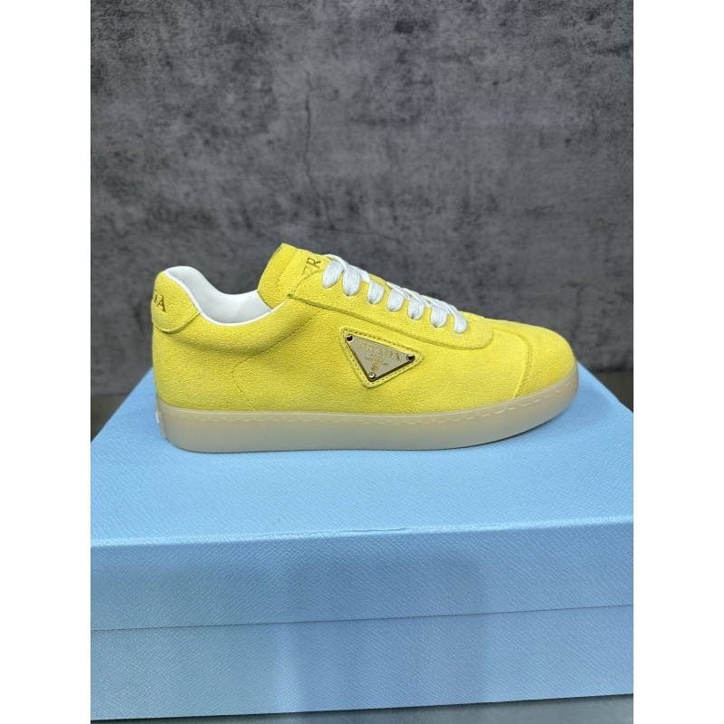 Pra*a casual shoes